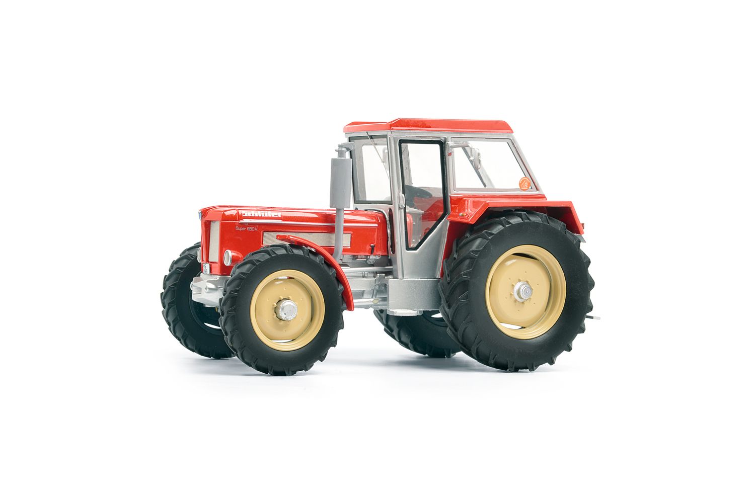 1:32 Schuco - Schlüter Super 950V mit Kabine Rot