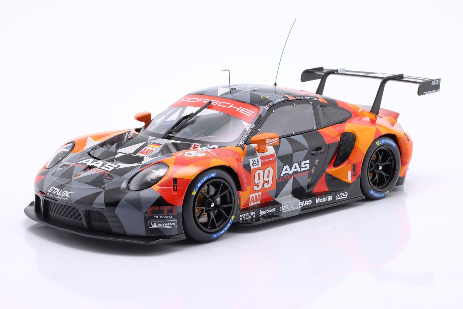 1:18 Ixo - Porsche 911 991-2 4.2L RSR-19 Team Proton Racing #99 24h Le Mans 2021 H. Tincknell