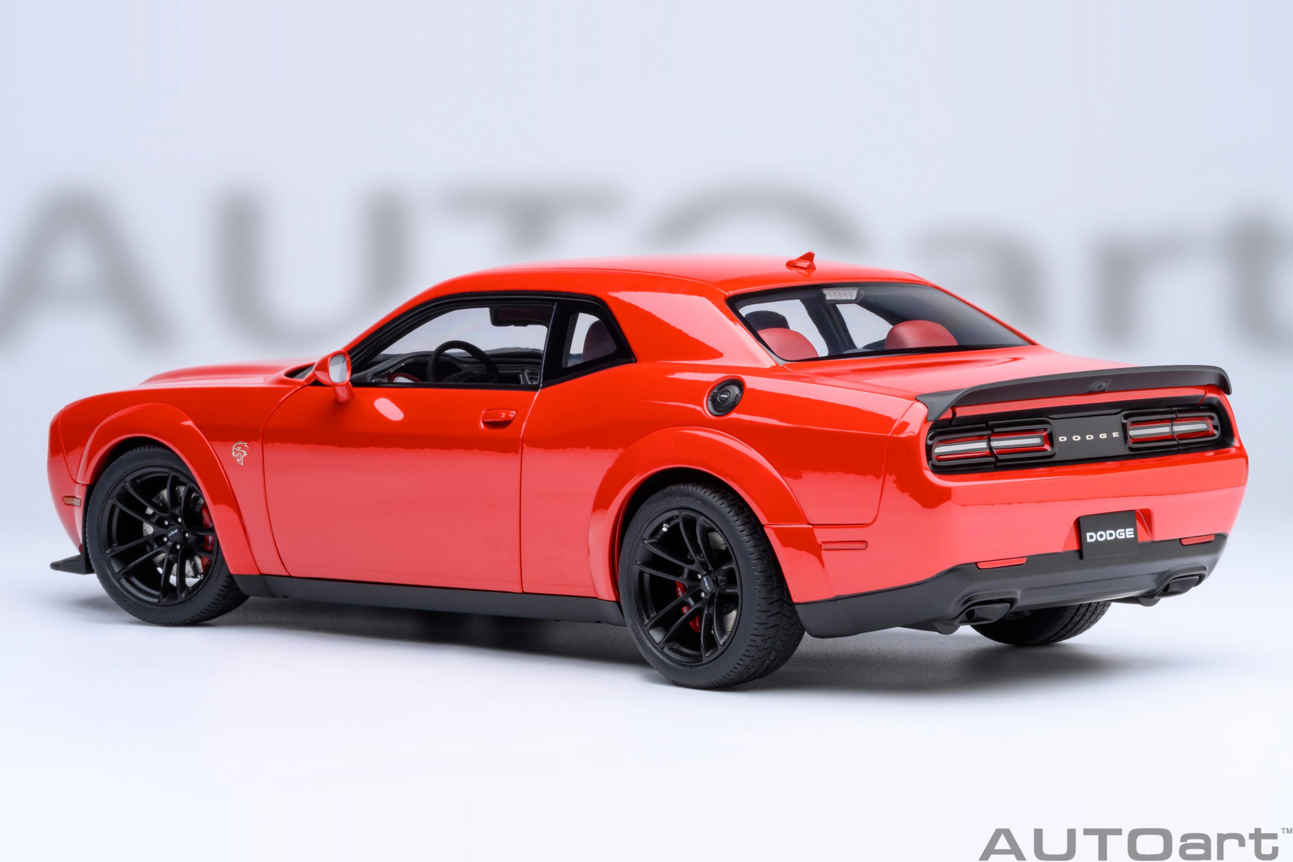 1:18 Autoart - Dodge Challenger SRT Jailbreak 2022 (TorRed)