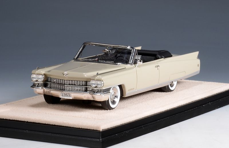 1:43 Stamp Models - 1963 Cadillac Eldorado Biarritz Cabriolet Beige 1:43 Stamp Models - 1963 Cadillac Eldorado Biarritz Cabriolet Beige
