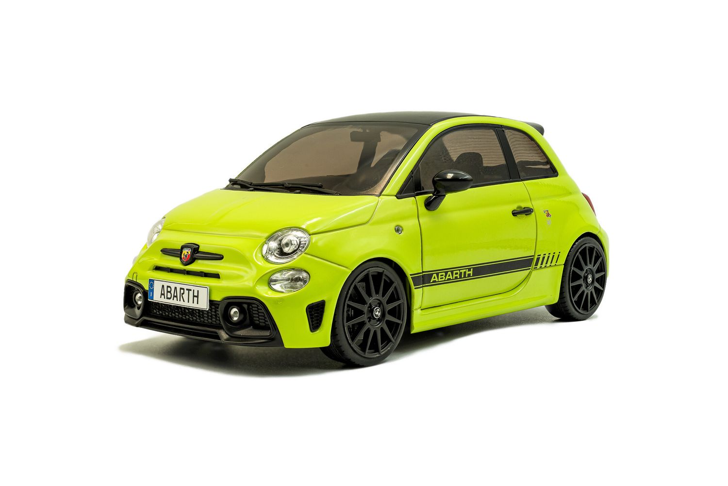 1:18 Solido - 2023 Fiat F595 Abarth, Verde Adrenalina