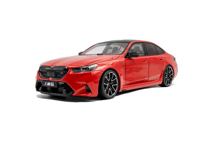 1:18 Solido - 2025 BMW M5 (G90) sedan, red