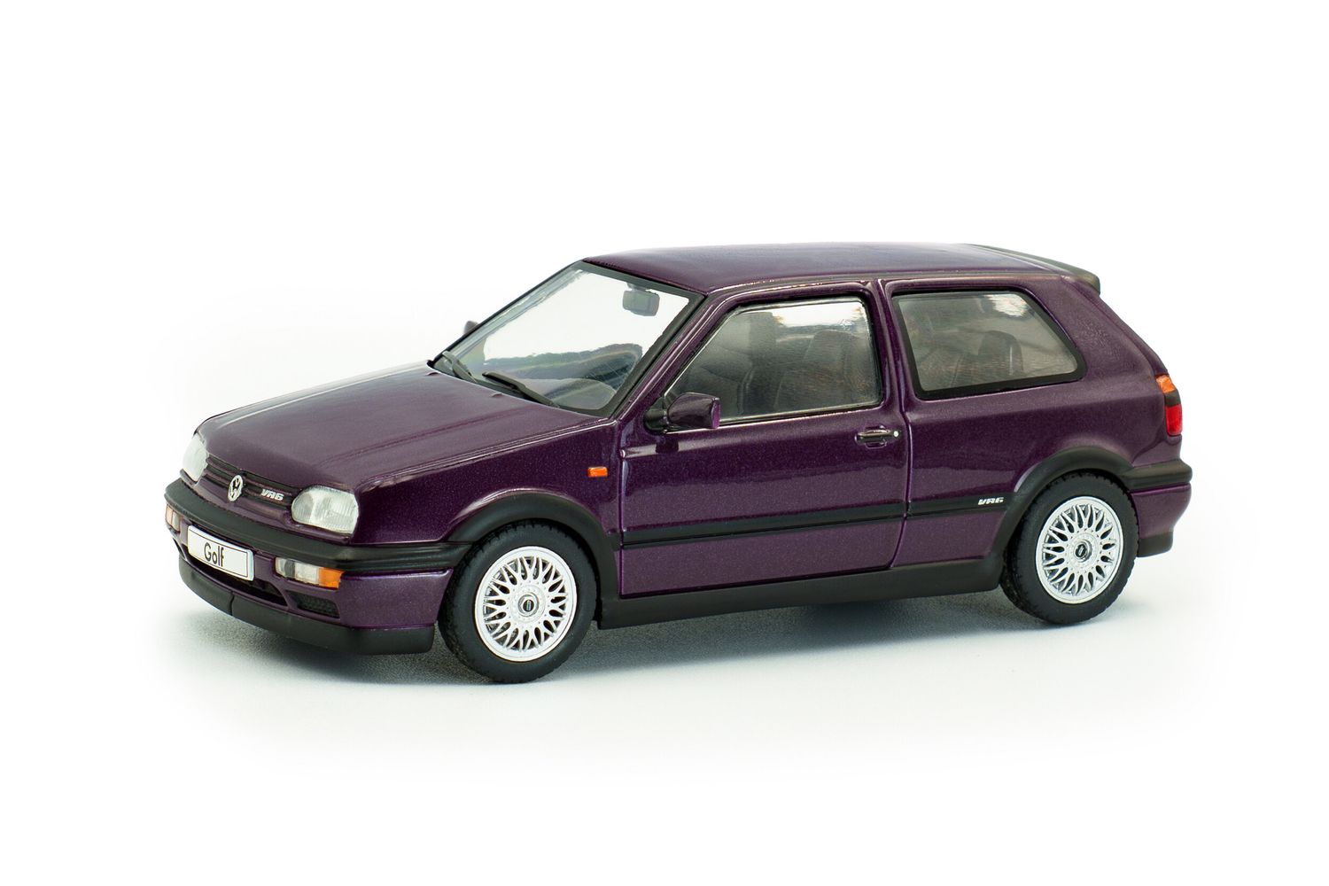 1:43 Solido - VOLKSWAGEN GOLF MKIII VR6 PURPLE 1994