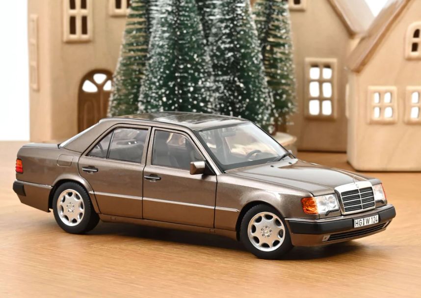 1:18 Norev - 1990 Mercedes Benz E-Klasse 500E (W124) Beige Metallic