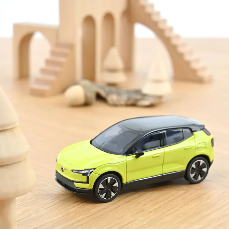 1:43 Norev - Volvo EX30 2024 Moss Yellow