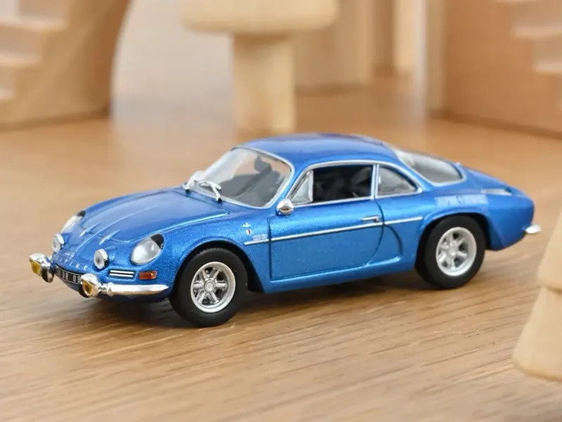 1:43 Norev - Alpine A110 1600 S 1973 Alpenblau mit seitlichem Logo