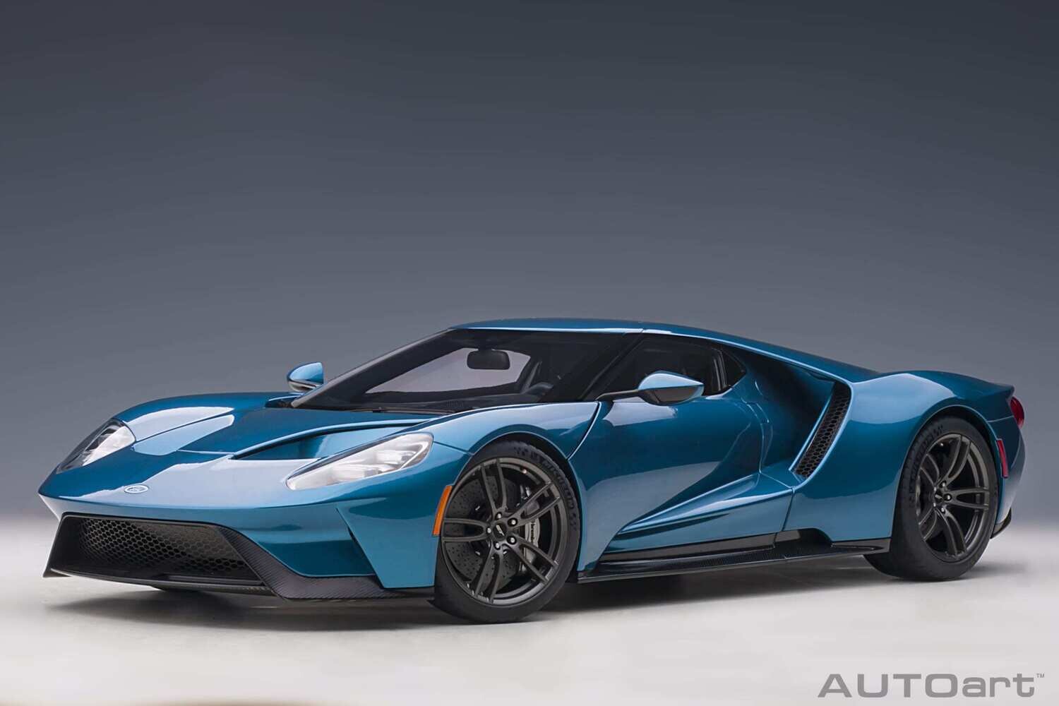1:12 Autoart - Ford GT 2017 (Liquid Blue) 1:12 Autoart - Ford GT 2017 (Liquid Blue)