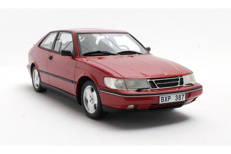 1:18 Cult Models - SAAB 900 SE Turbo 1994 red