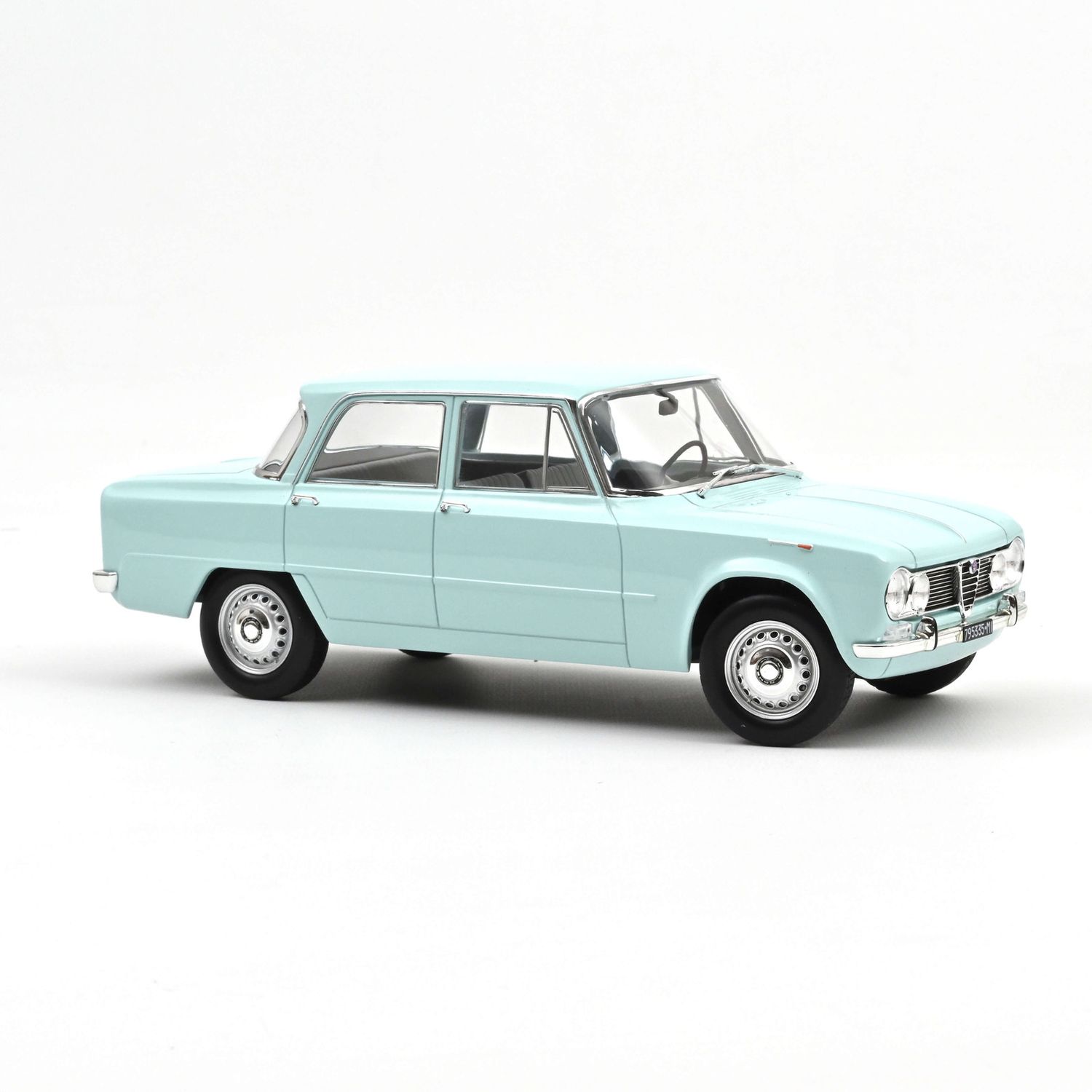 1:18 Norev - Alfa Romeo Giulia TI 1964 Sky Blue 1:18 Norev - Alfa Romeo Giulia TI 1964 Sky Blue