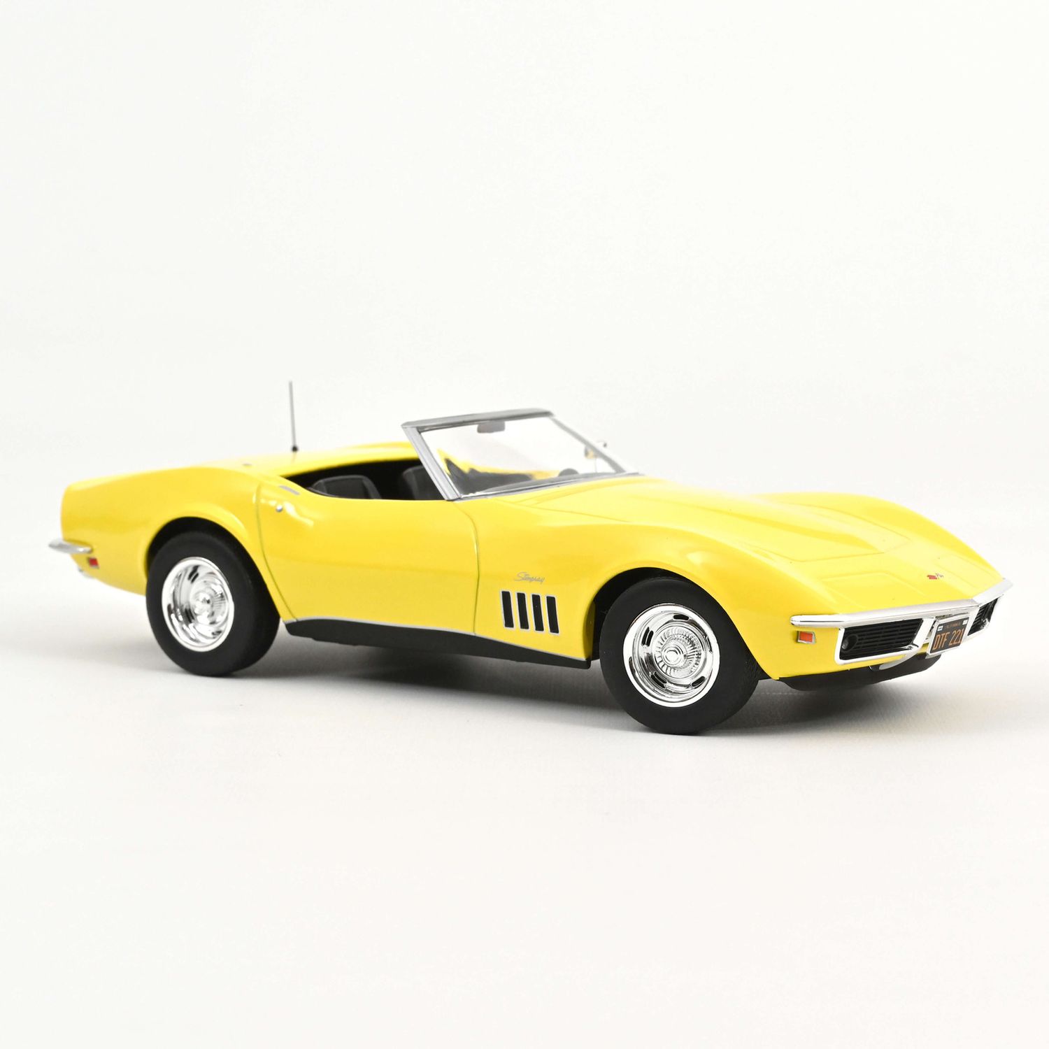 1:18 Norev -  Chevrolet Corvette Convertible 1969 Daytona Yellow
