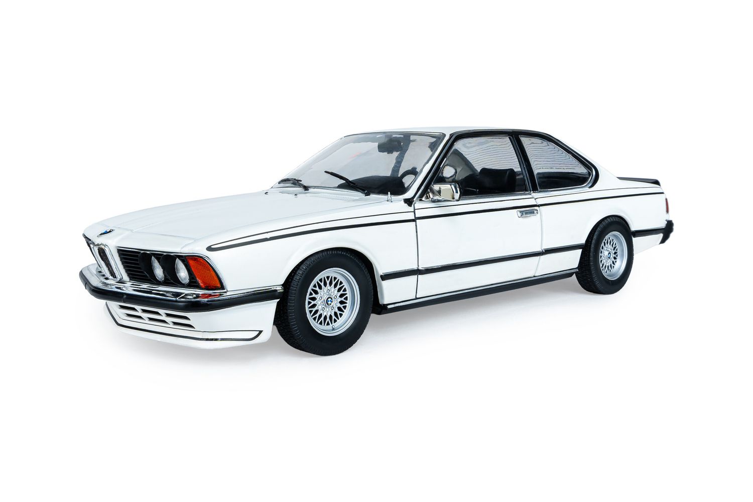 1:18 Solido - 1984 BMW 635 CSI (E24) Hertge White 1:18 Solido - 1984 BMW 635 CSI (E24) Hertge White