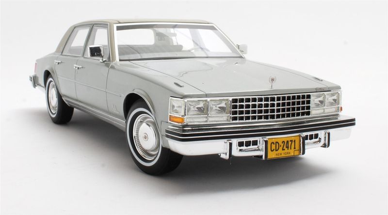 1:18 Cult Models - Cadillac Seville silver metallic 1976