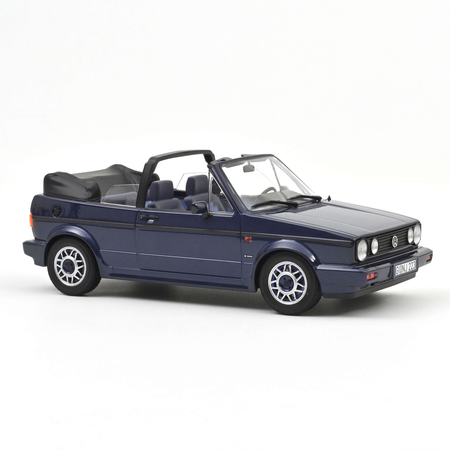 1:18 Norev - 1992 Volkswagen Golf 1 Cabrio Blue Metallic