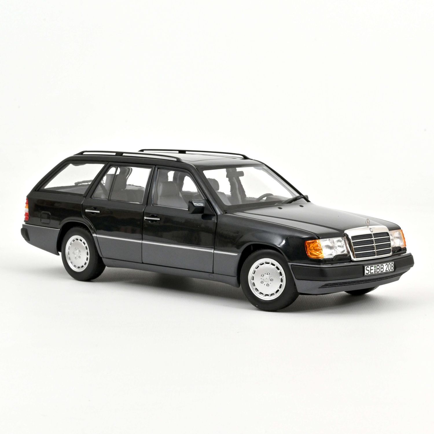 1:18 Norev - 1990 Mercedes 300D T-Modell Blueblack Metallic