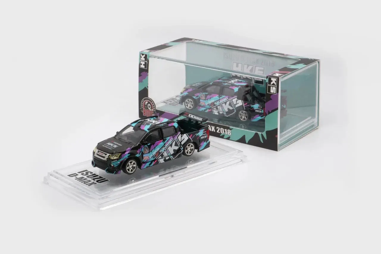 1:64 BM Creations - 2018 Isuzu D-Max Low Rider *HKS* (TDE2025)