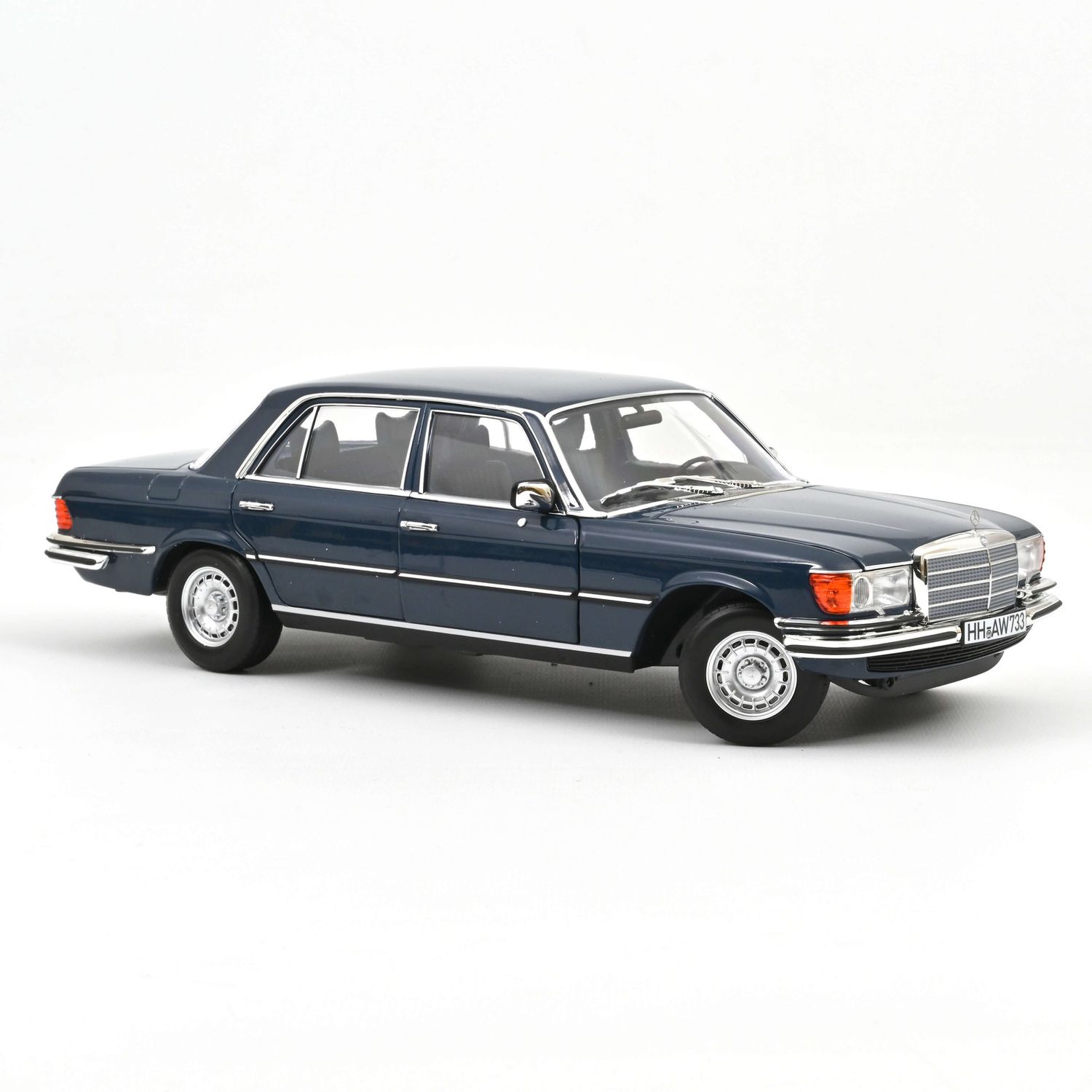 1:18 Norev - 1979 Mercedes S-Class 350SEL (W116) Blue 1:18 Norev - 1979 Mercedes S-Class 350SEL (W116) Blue