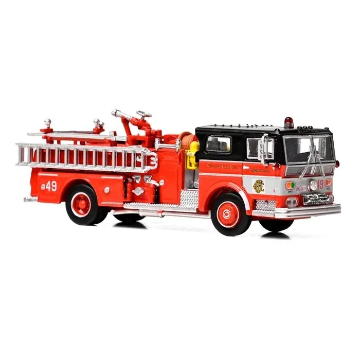 1:87 Iconic Replicas - 1974 Ward LaFrance Fire Engine: Chicago Fire Department