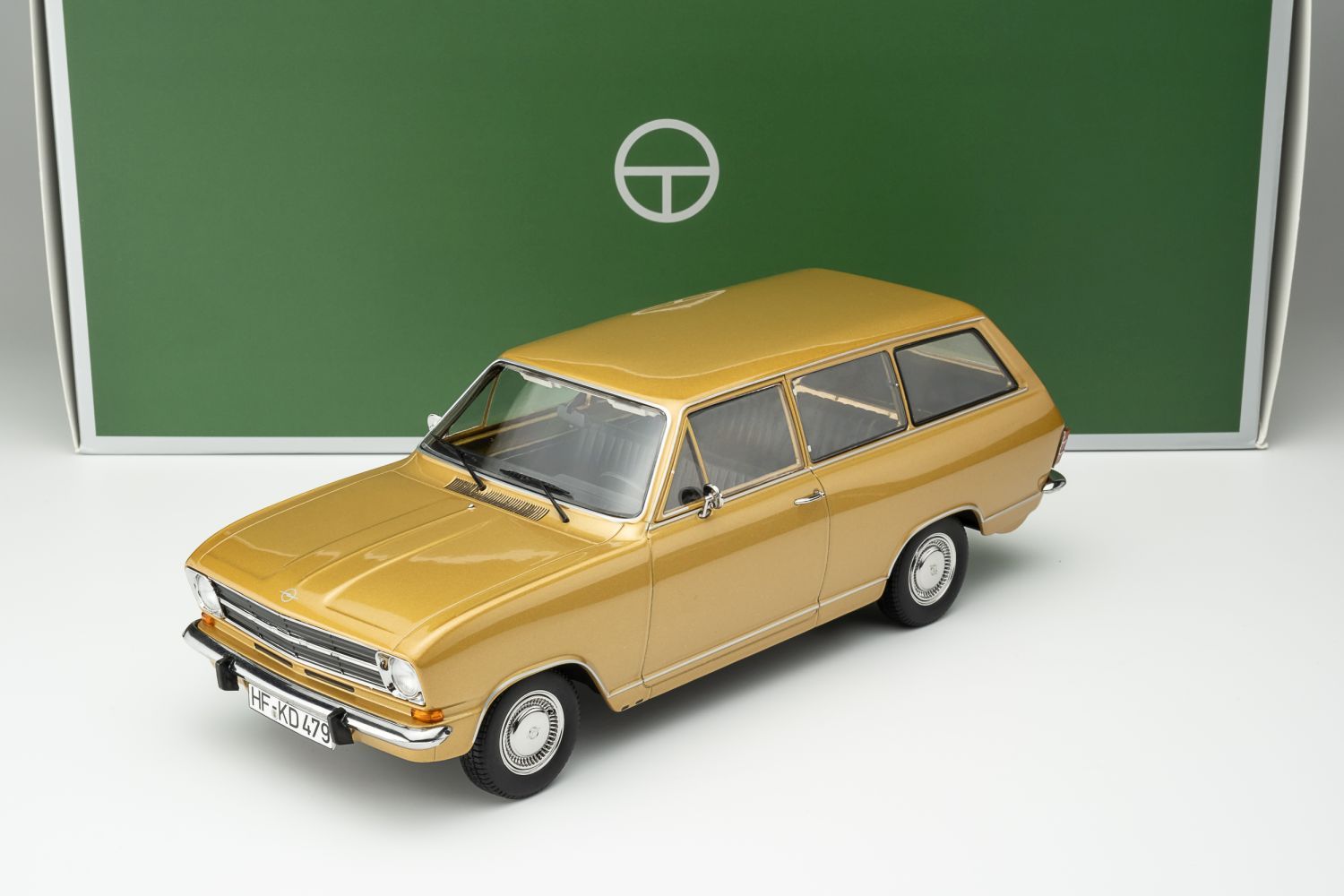 1:18 Touring Modelcars - Opel Kadett B Caravan (1972) - Sahara gold