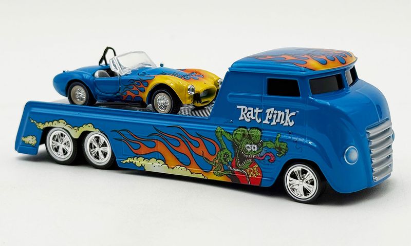 1:64 ACME - Rat Fink Hauler and Cobra Super Snake 1:64 ACME - Rat Fink Hauler and Cobra Super Snake