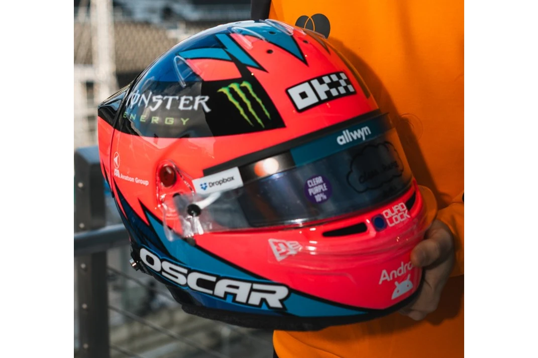 1:5 Spark Helmet - McLaren Formula 1 Team - Oscar Piastri - Las Vegas GP 2025