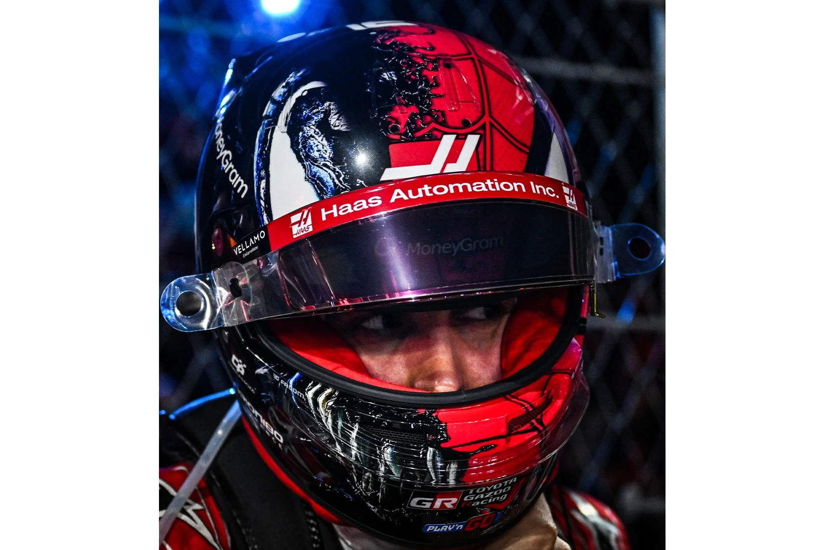 1:5 Spark Helmet - MoneyGram Haas F1 Team - Esteban Ocon - Las Vegas GP 2025