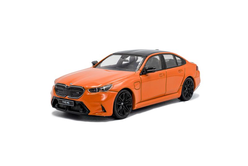 1:43 Solido - BMW M5 Sedan – Fire Orange III – 2024 1:43 Solido - BMW M5 Sedan – Fire Orange III – 2024