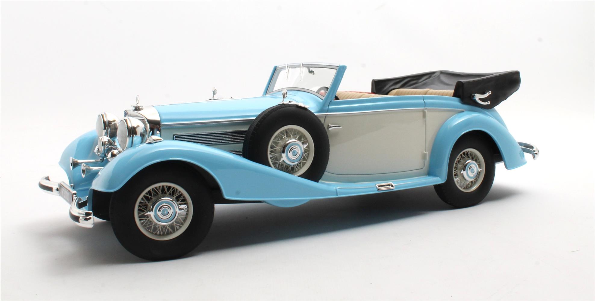 1:18 Cult Models - Mercedes-Benz 540K Cabriolet B blue/white '36-'38