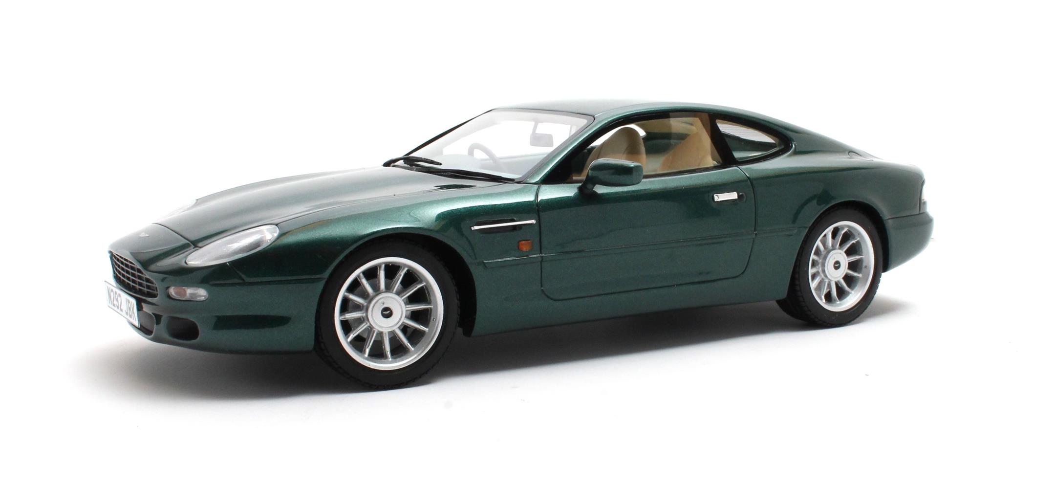 1:18 Cult Models - Aston Martin DB7 Buckingham green 93-99