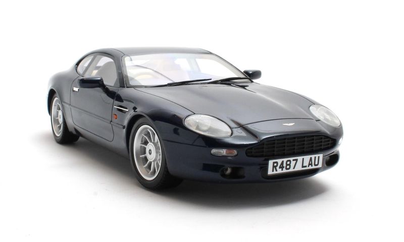 1:18 Cult Models - Aston Martin DB7 Mendip blue 93-99 1:18 Cult Models - Aston Martin DB7 Mendip blue 93-99