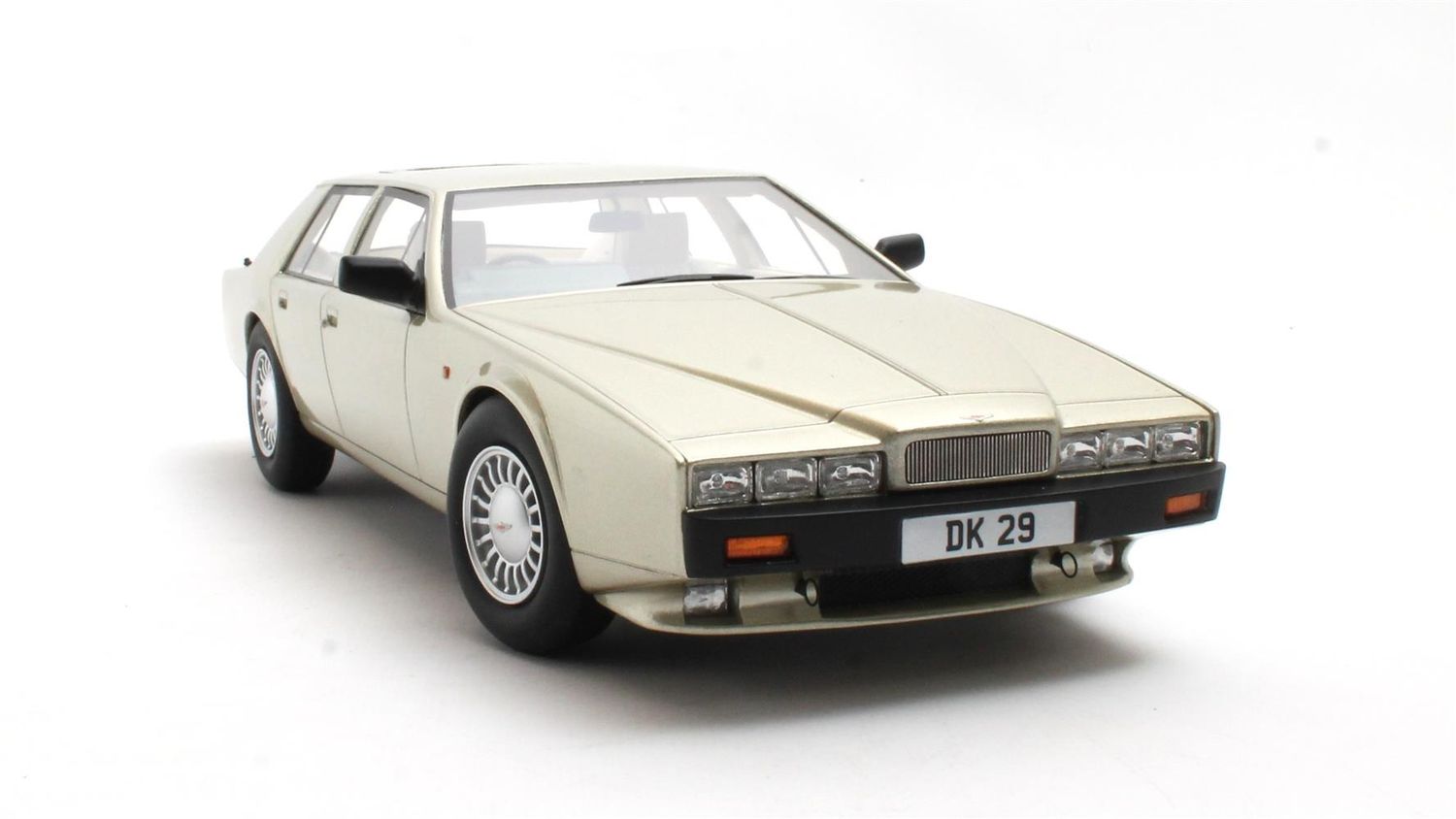 1:18 Cult Models - Aston Martin Lagonda Serie IV ice green 88-90