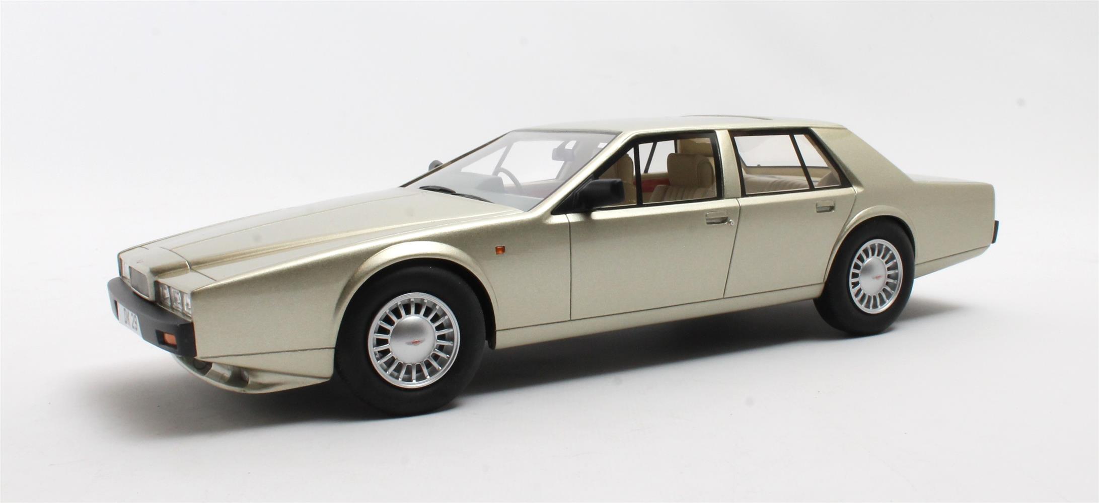 1:18 Cult Models - Aston Martin Lagonda Serie IV ice green 88-90
