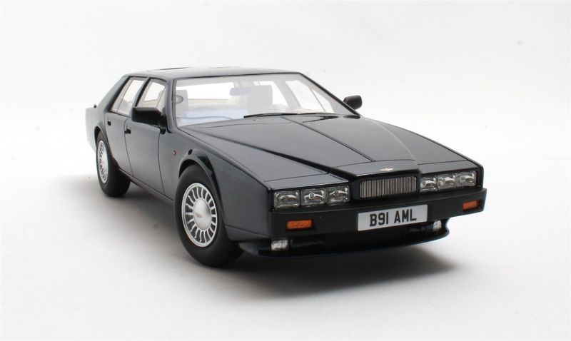 1:18 Cult Models - Aston Martin Lagonda Serie IV royal blue 88-90 1:18 Cult Models - Aston Martin Lagonda Serie IV royal blue 88-90