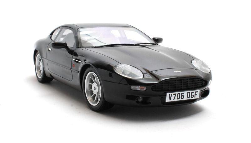 1:18 Cult Models - Aston Martin DB7 Bowland black 93-99 1:18 Cult Models - Aston Martin DB7 Bowland black 93-99