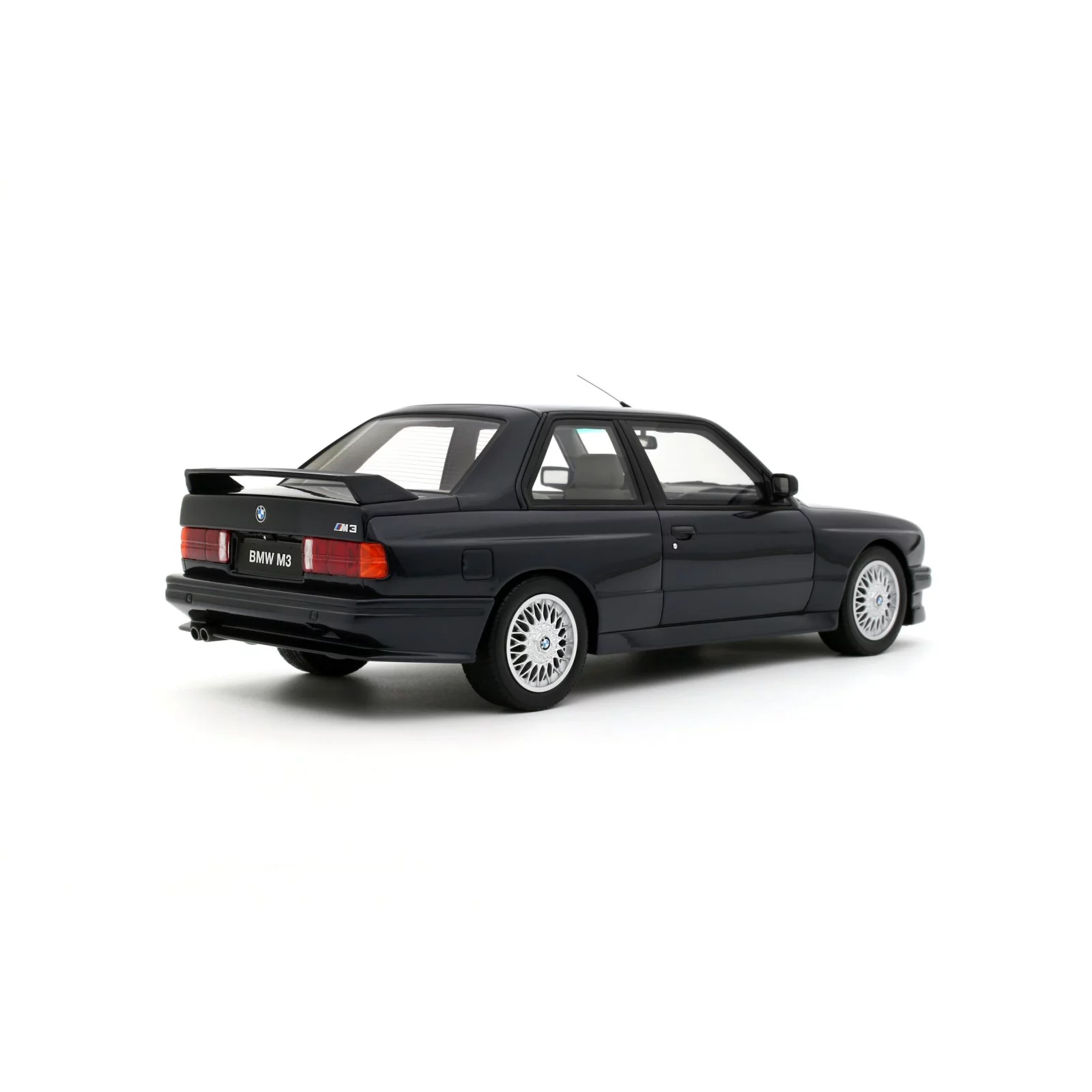 1:18 Otto Mobile - BMW (E30) M3 Europameister Macau Bleu Metallic 1988