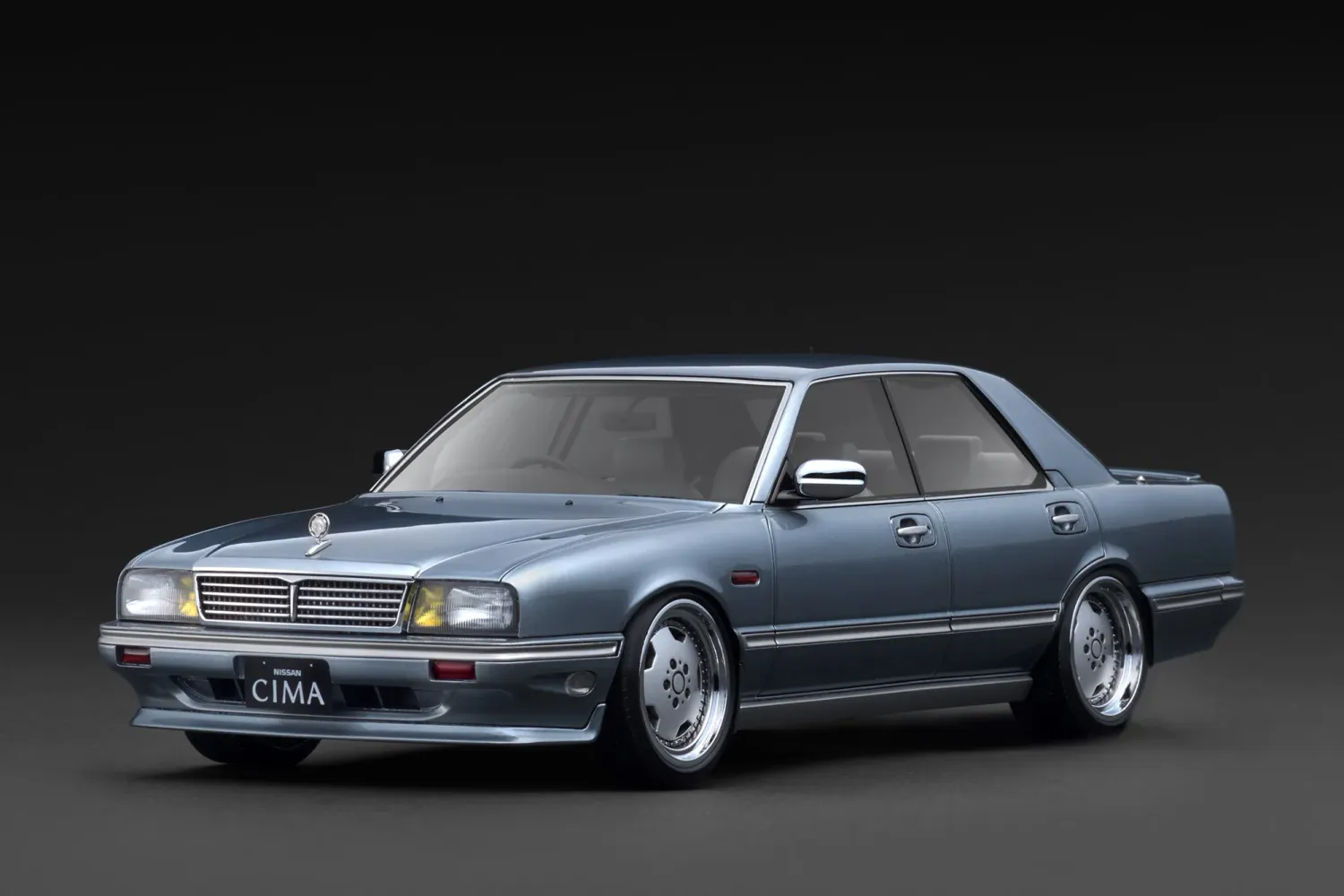 1:18 Ignition -  Nissan Gloria CIMA (Y31), light blue