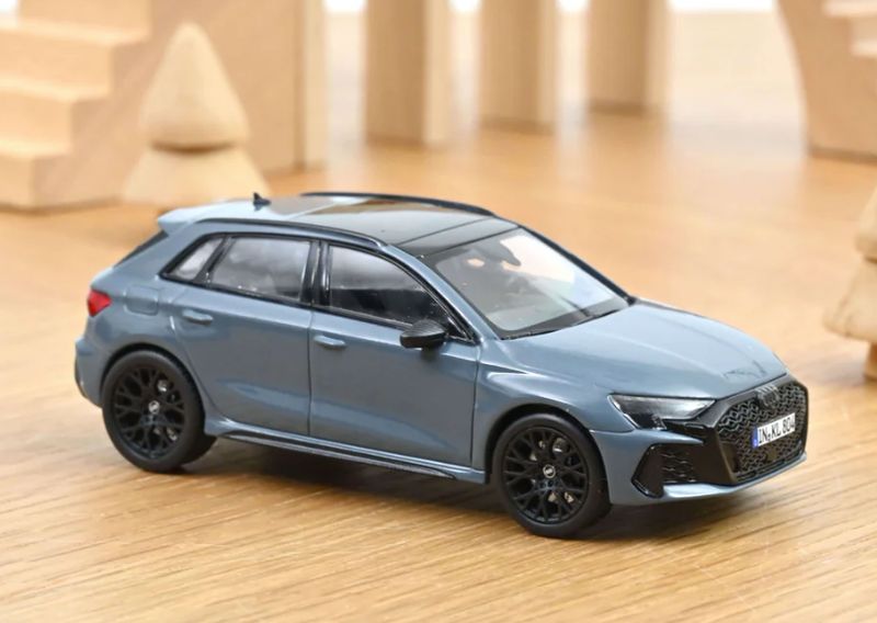1:43 Norev - 2025 Audi RS3 Gris Kemora