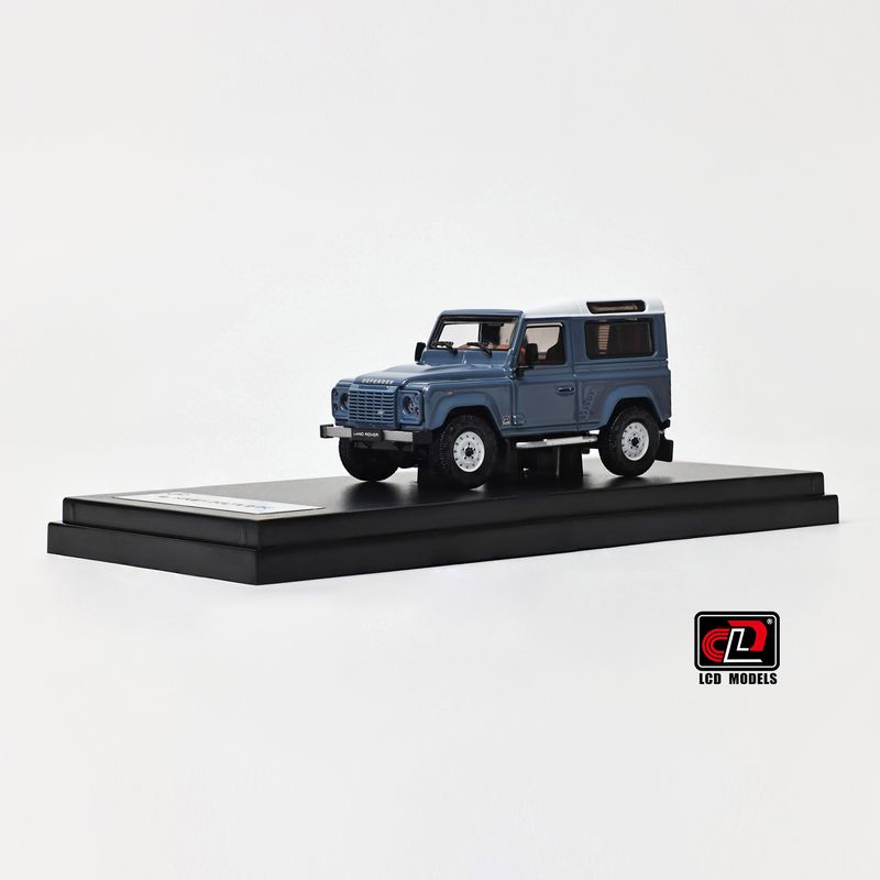 1:64 LCD Models - 2018 Land Rover Defender 90 V8 - Vintage Blue
