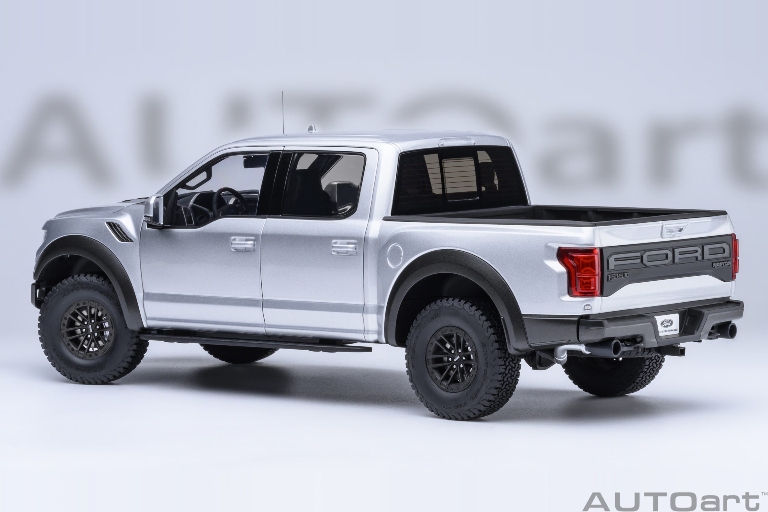1:18 Autoart - Ford F-150 Raptor Supercrew 2019 (Ingot Silver)