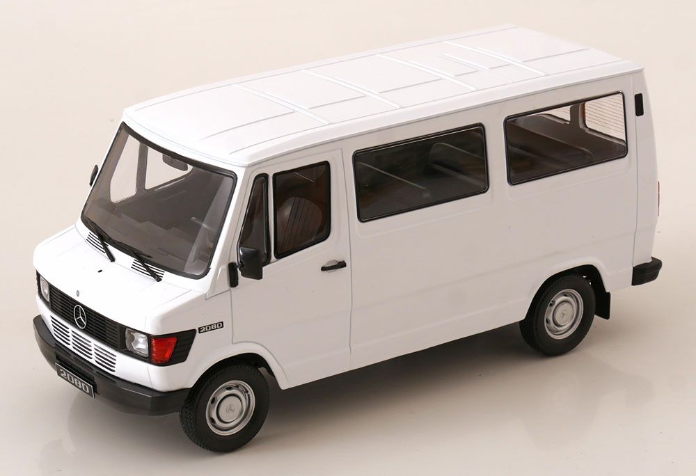 1:18 KK Scale - Mercedes 208 D Bus 1988 weiß  *Reproduktion*