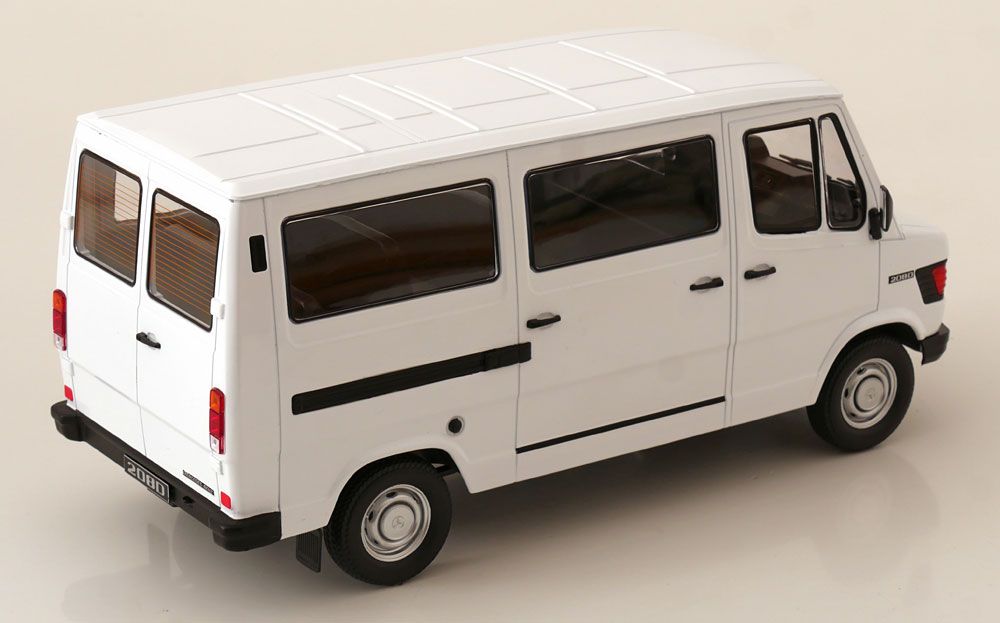 1:18 KK Scale - Mercedes 208 D Bus 1988 weiß  *Reproduktion*