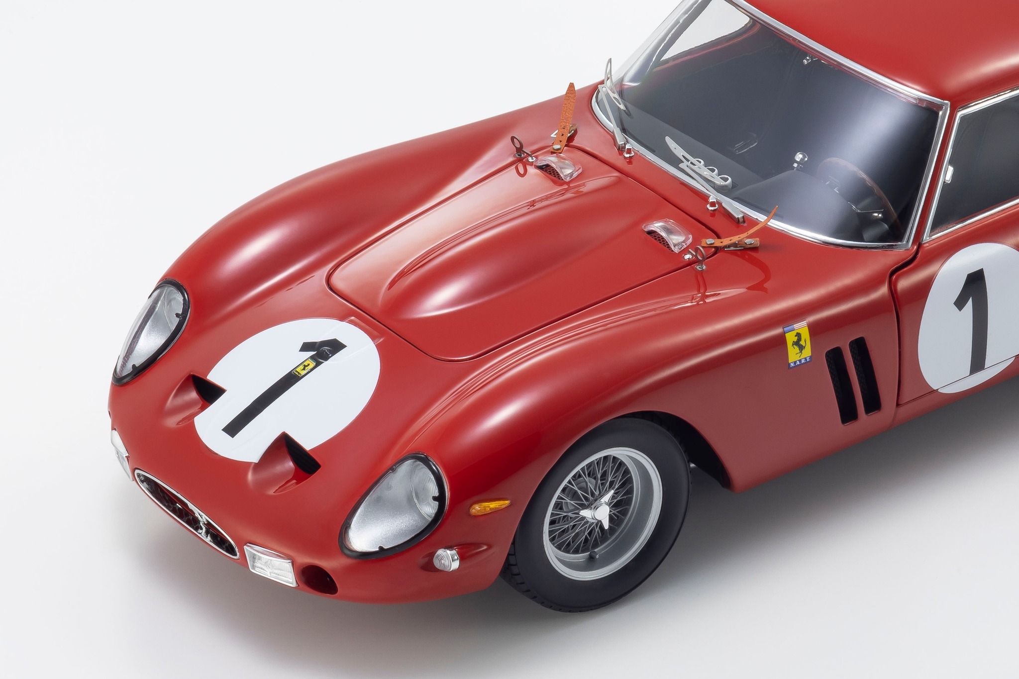 1:18 Kyosho - Ferrari 250 GTO 3.0L V12 #1 Winner 1000km Paris 1962 P. Rodriguez