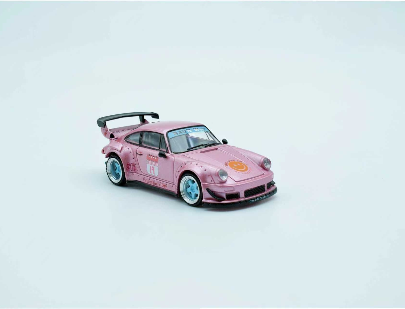 1:64 ModelModel - RWB 930 Valentine's Day Version, pink