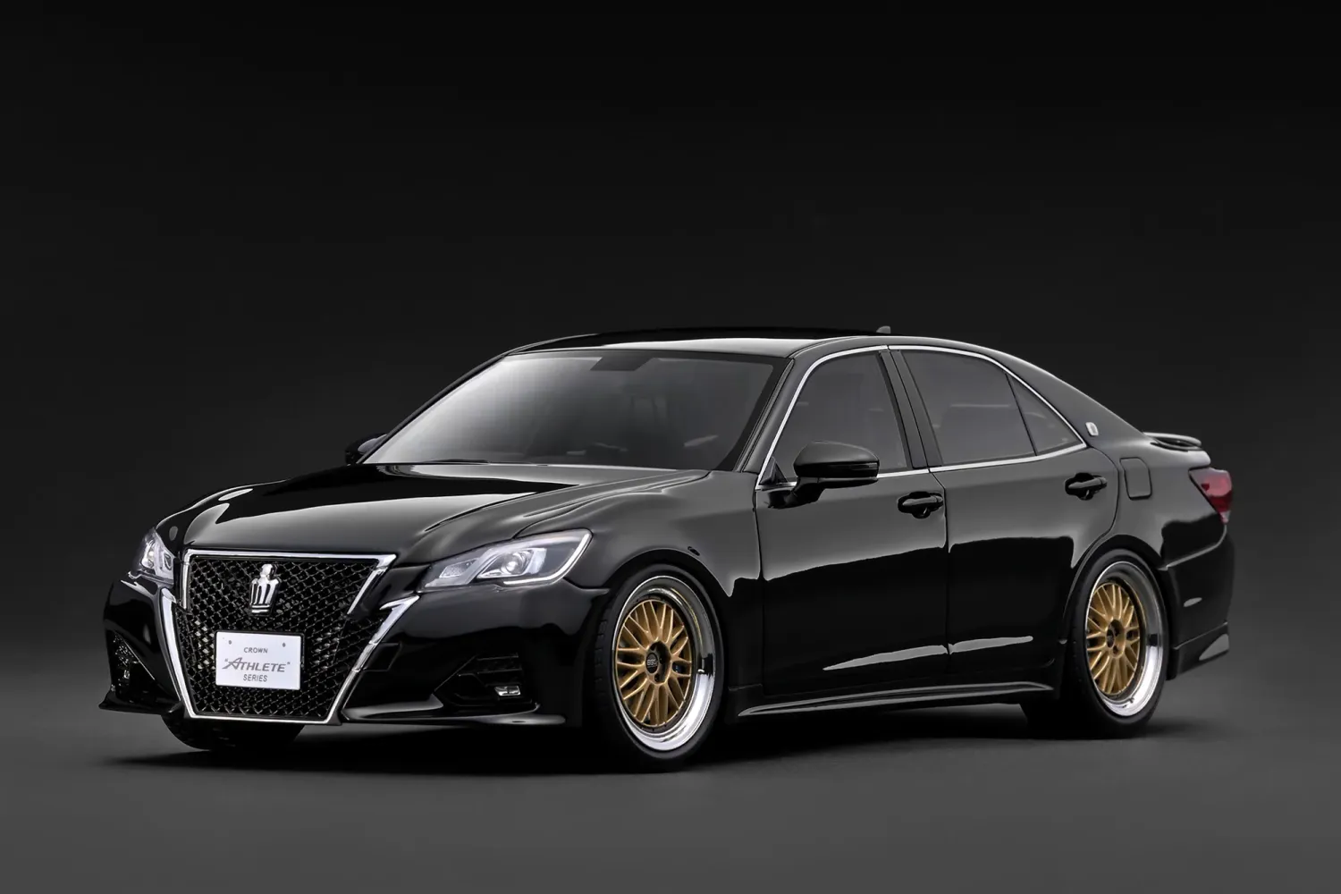 1:18 Ignition - Toyota Crown Athlete G (GRS214), black