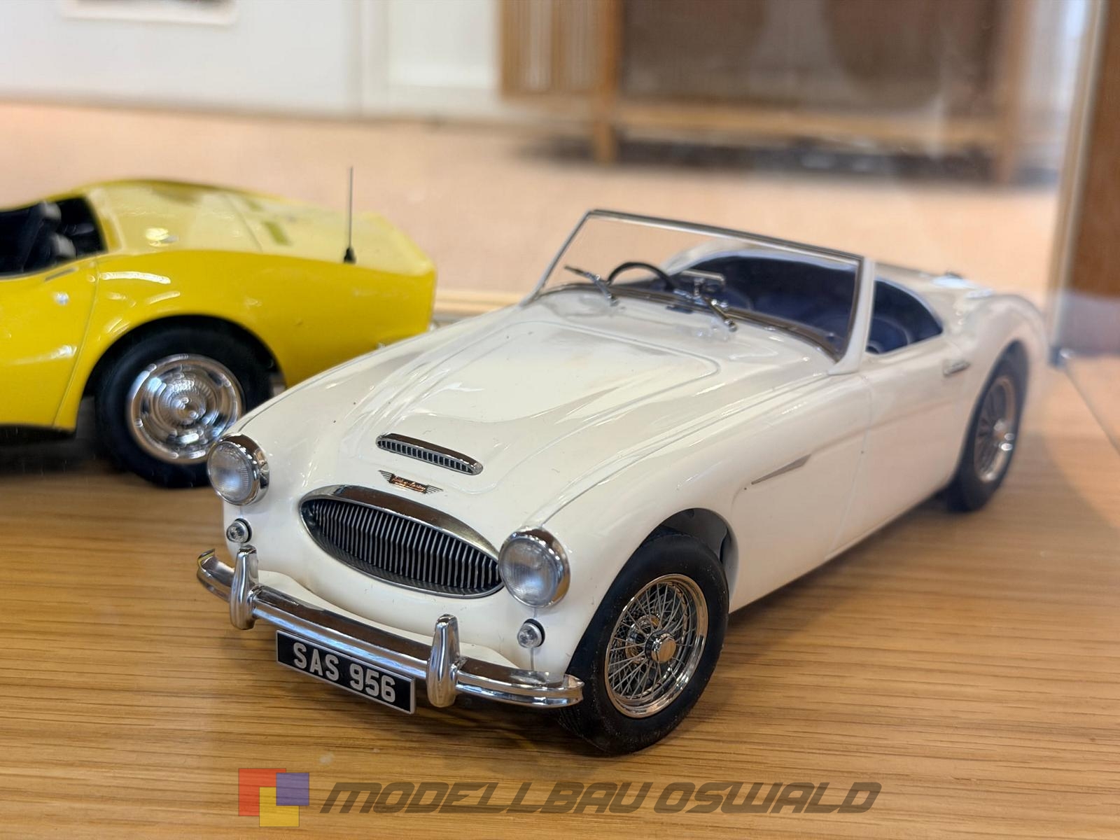 1:18 Norev - 1961 Austin Haley 3000 MKII Spider White