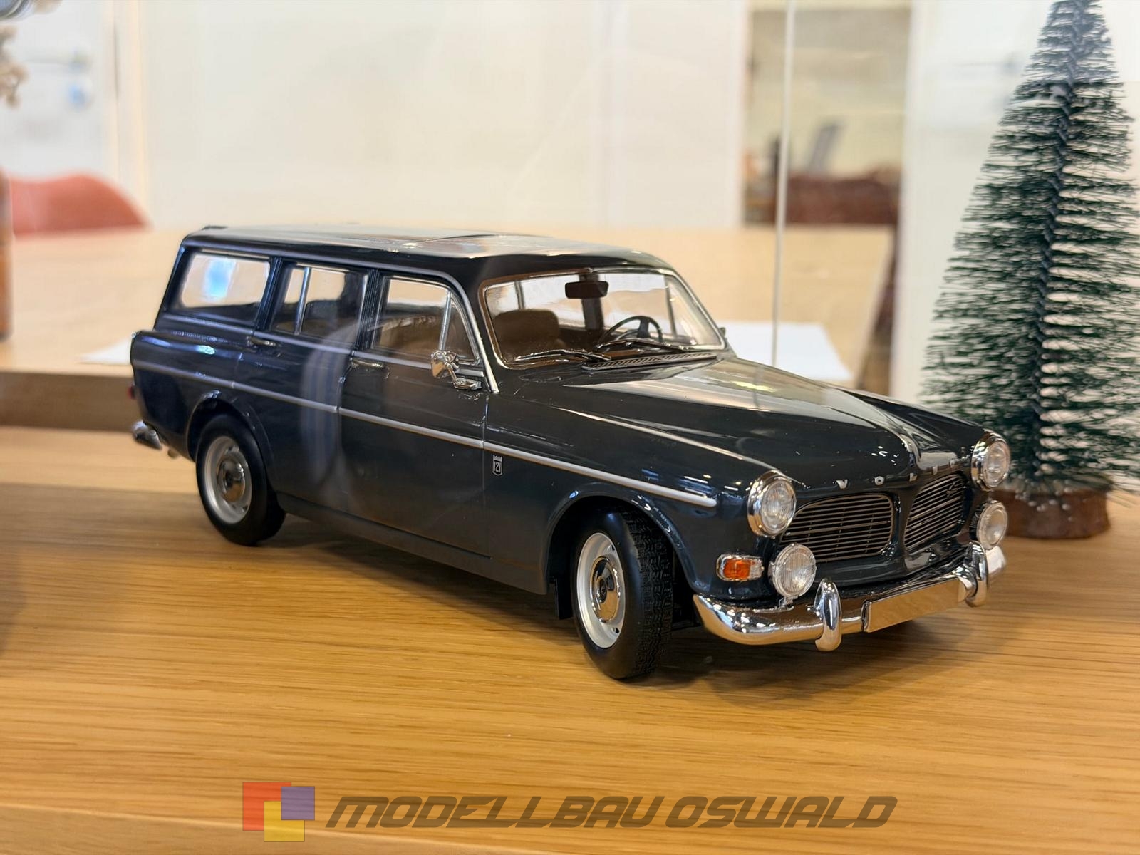 1:18 Norev - 1996 Volvo Amazon Break Grey