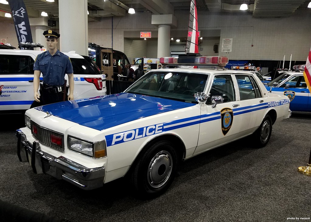 1:18 Greenlight - 1981 Caprice New York Transit Police *Hot Pursuit*