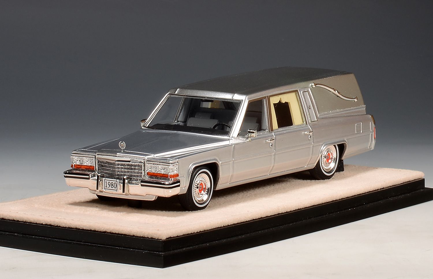 1:43 Stamp Models - 1980 Cadillac Superior Hearse Silver