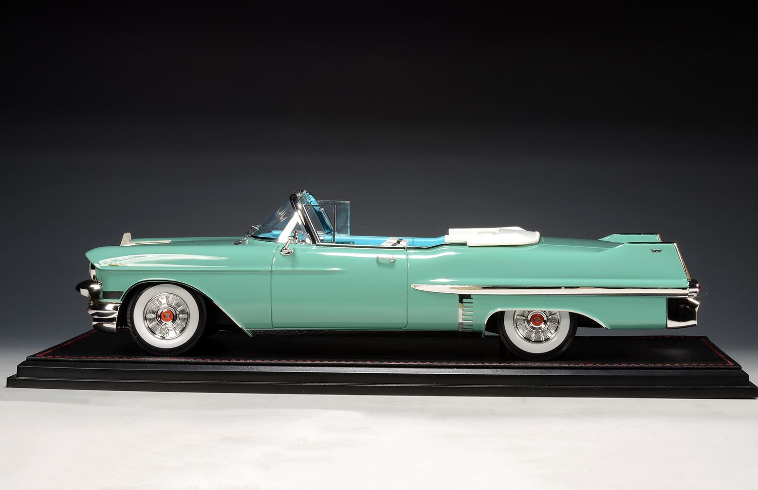 1:18 Stamp Models - 1957 Cadillac Series 62 Convertible Open roof Thebes Green Metallic