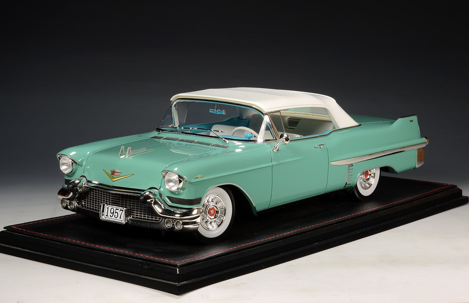 1:18 Stamp Models - 1957 Cadillac Series 62 Convertible Closed roof Thebes Green Metallic