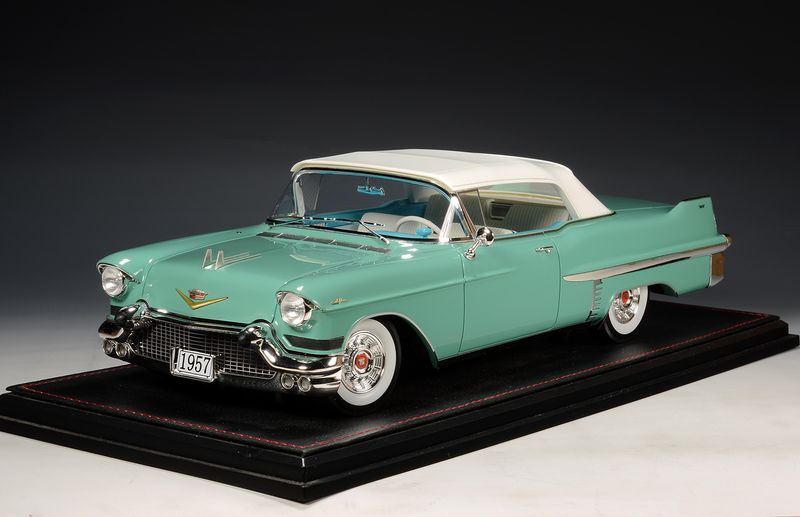 1:18 Stamp Models - 1957 Cadillac Series 62 Convertible Closed roof Thebes Green Metallic
